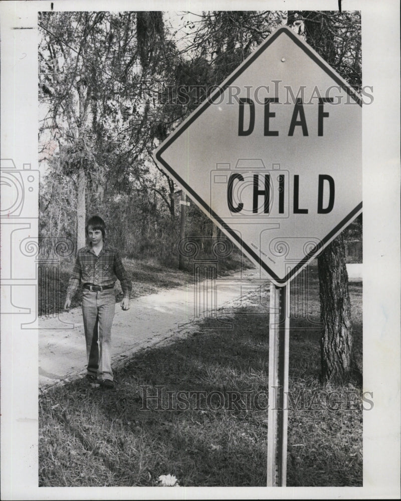 1983 Press Photo Michael Townsend, Deaf Child Signs - RSM05819 - Historic Images