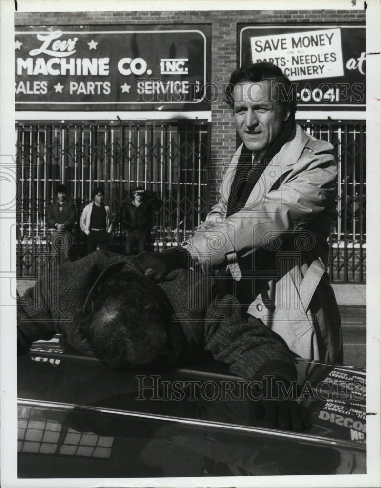 1985 Press Photo Daniel J. Travanti Julian Deyer Hill Street Blues - RSM05993 - Historic Images