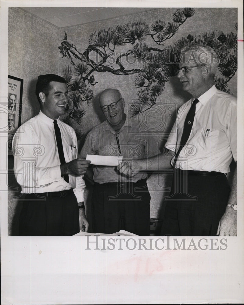 1962 Press Photo Bob Jones Commercial Manager Telephone co. - RSM06067 - Historic Images