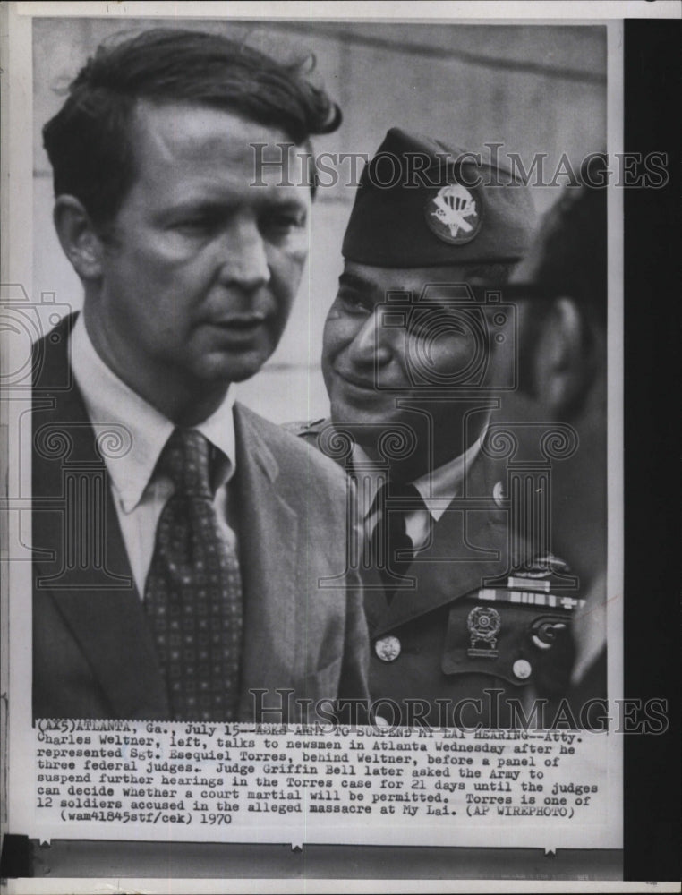 1970 Press Photo Atty. Charles Weltner Sgt. Esequiel Torres - RSM06075 - Historic Images