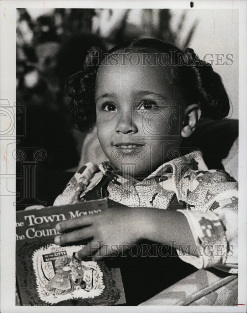 1975 Press Photo Claire Touchstone Firepower Actress - Historic Images