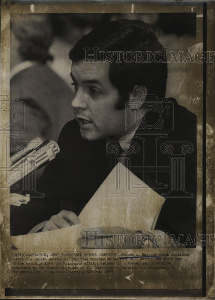 1973 Press Photo Robert A. Reisner at Senate Watergate Committee Hearing. - Historic Images