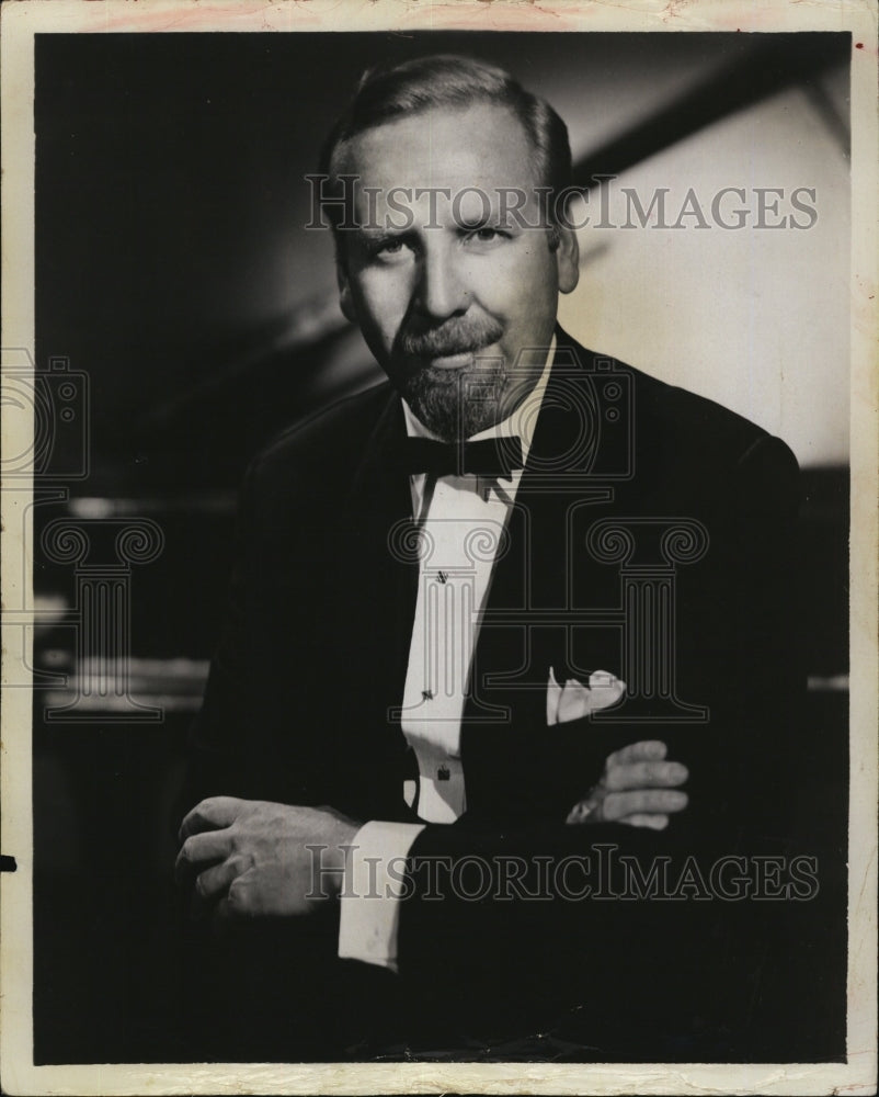 1967 Press Photo Skitch Henderson Pops conductor to perform - RSM06235 - Historic Images