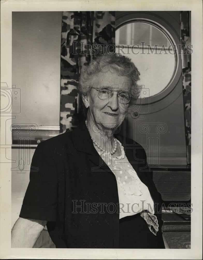 Press Photo Mrs OB Welch of St Petersburg, Fla. on the SS President Cleveland - Historic Images