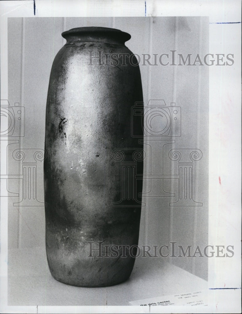 1983 Press Photo Barbara Joiner&#39;s RAku Vase - RSM06475 - Historic Images