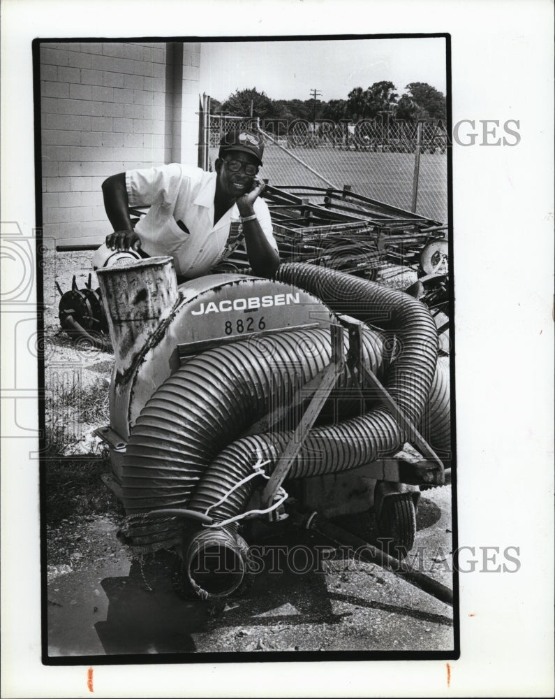 1986 Press Photo James Turner Work for City of St. Peterburg - Historic Images