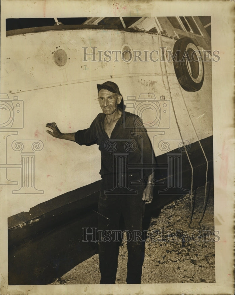 1951 Press Photo James Turner of Tampa with his boat - RSM06501 - Historic Images