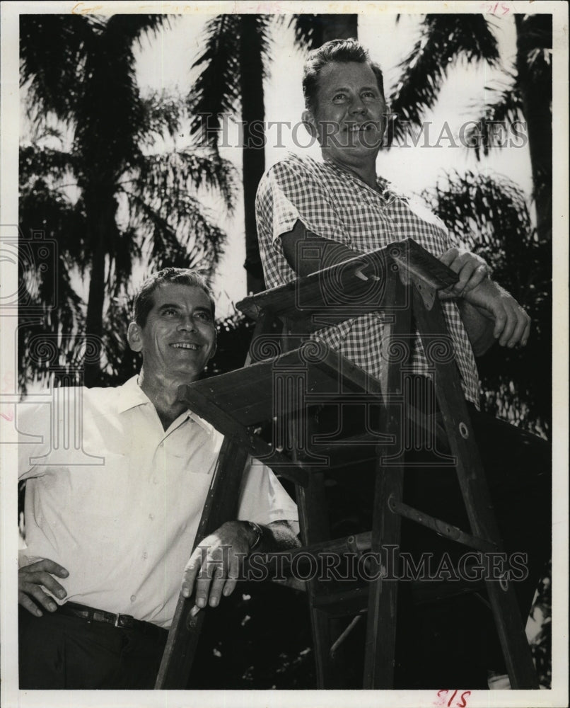 1965 Press Photo Sunken Gardens George Tuaner Ralph Turner - Historic Images