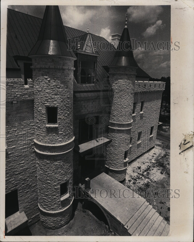 1988 Castle owned by Glenn Turner in Orlando Florida - Historic Images
