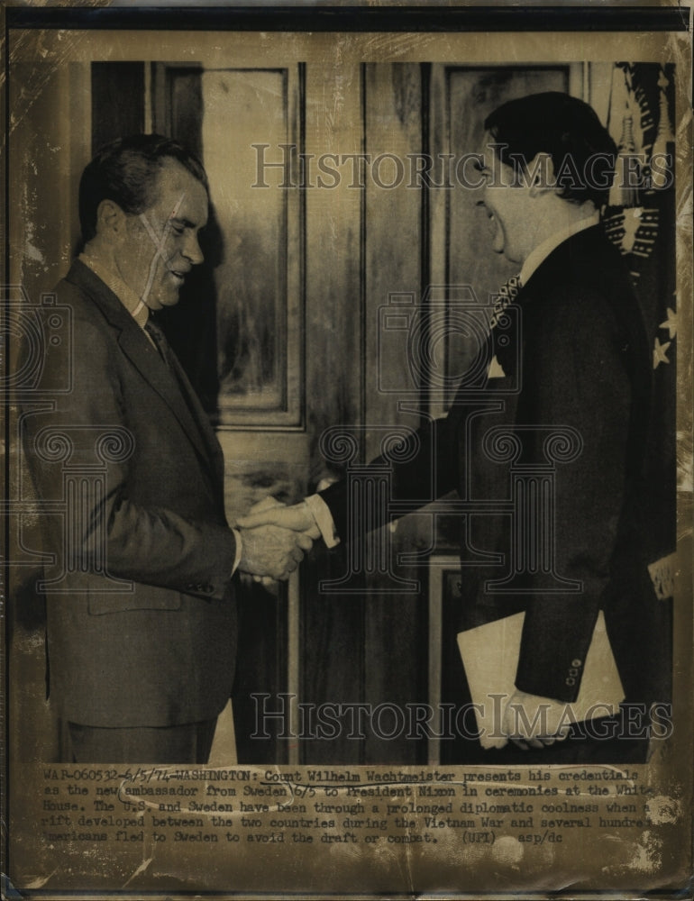 1974 Press Photo Ct Wilhelm Wachtmeister,Ambs from Sweden with Pres Nixon - Historic Images