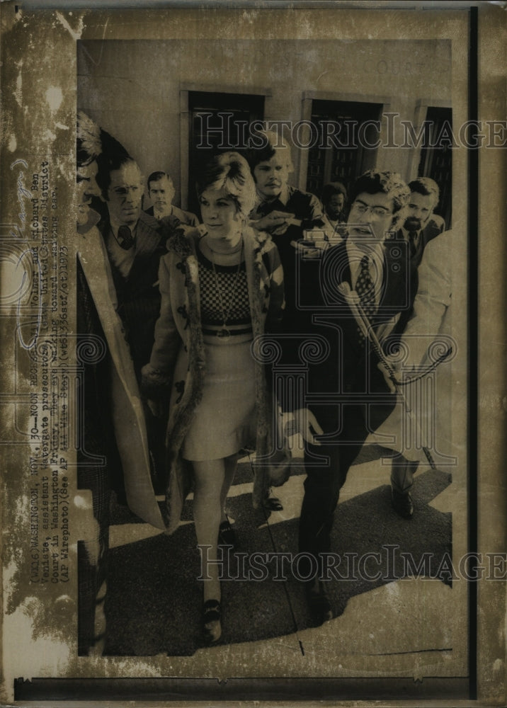 1973 Press Photo Jill Volner and Richard Veniate,asst Watergate prosecutors - Historic Images