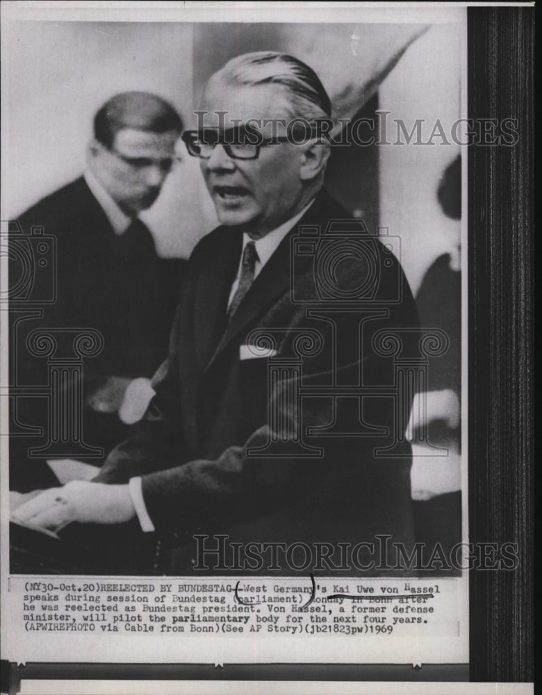 1969 Press Photo West Germany&#39;s Kai Uwe von Hassel at Bundestag - Historic Images