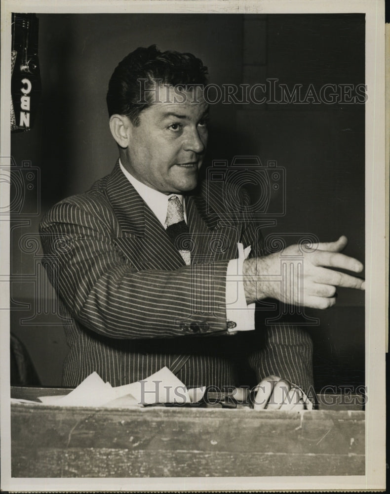 1949 Press Photo Lew Valentine Dr. I.Q. Quiz show - RSM06761 - Historic Images