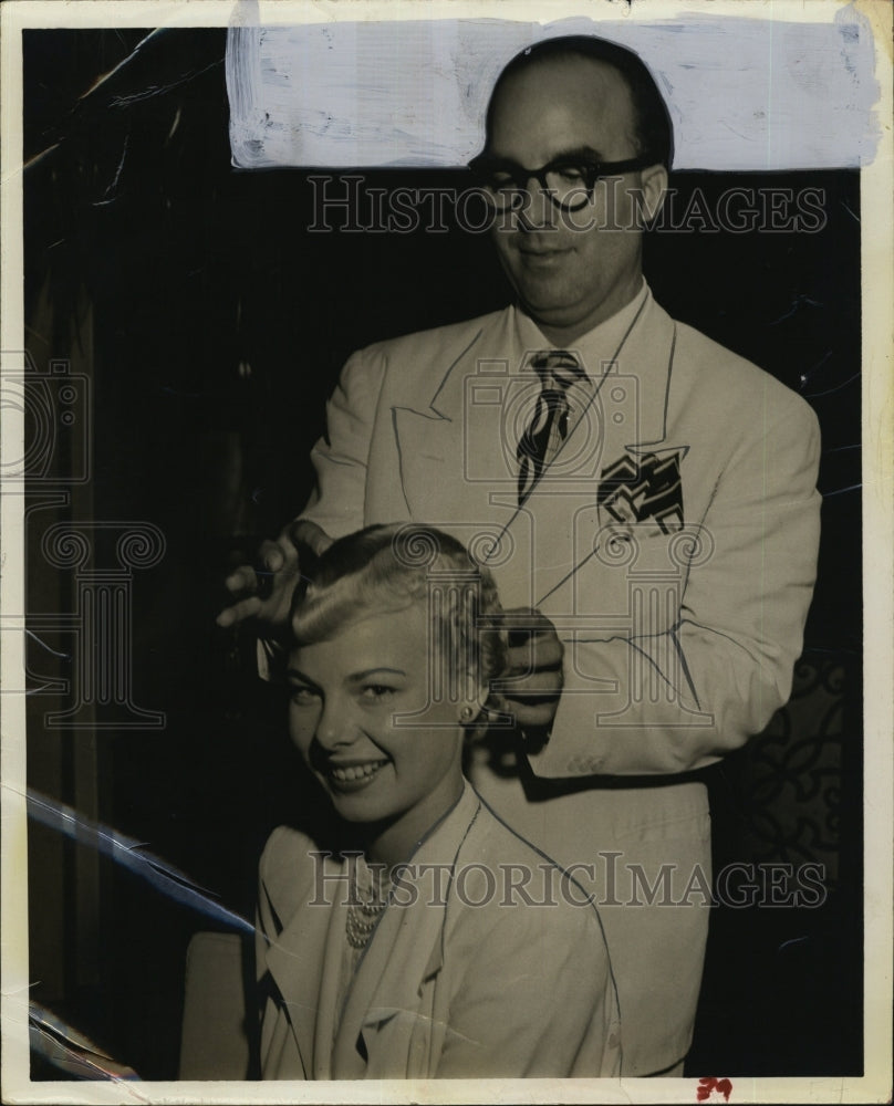 1949 Press Photo Emile Valdez hair stylist award winner Florida hairdresser - Historic Images