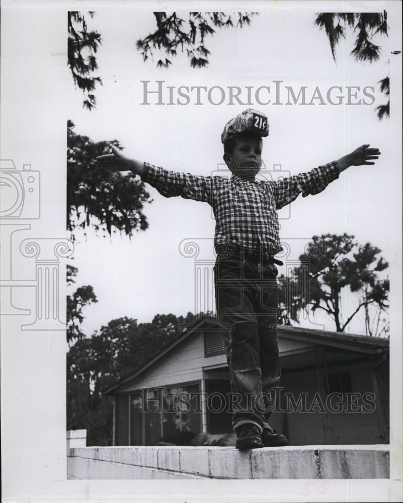 Press Photo Eugene Thomas Jr playing in Florida - RSM06883 - Historic Images