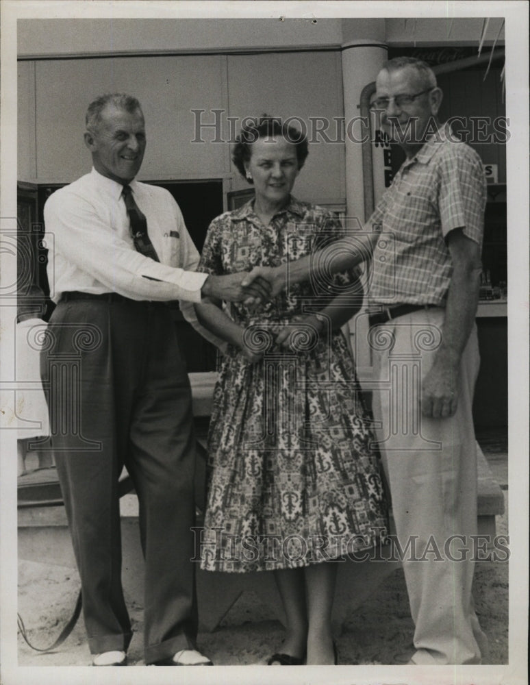 1969 Mr & Mrs Thomas Allen, Manatee Beach managers & Al Norman - Historic Images