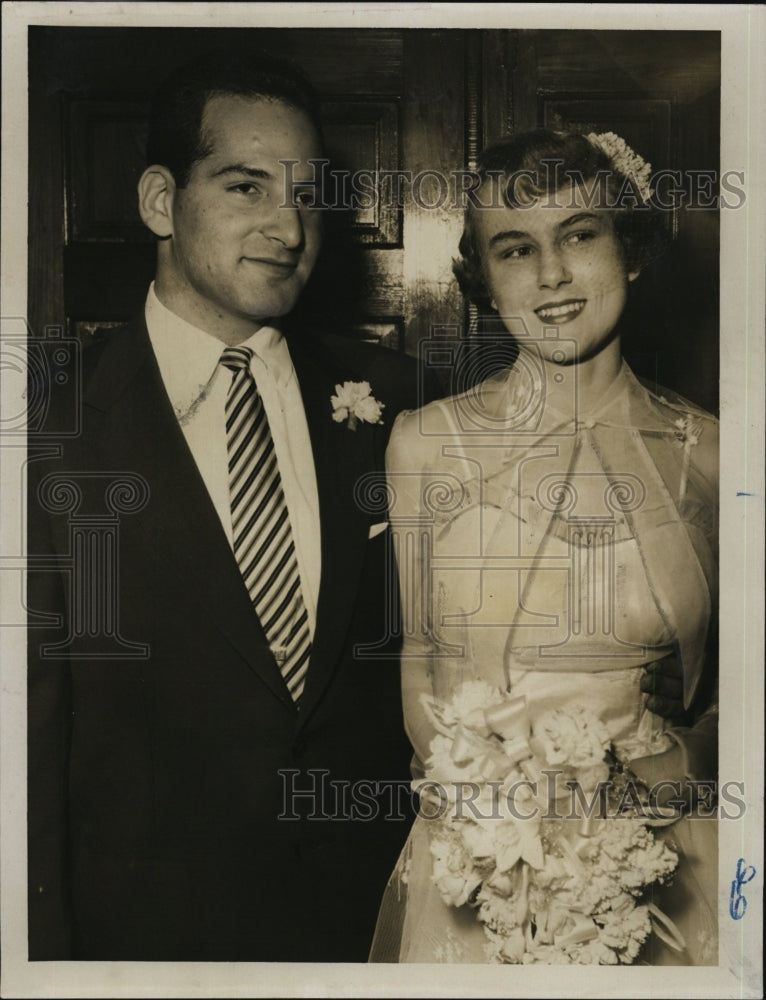 1955 Press Photo Barbara Stuhler weds Robert B. Weiss - RSM06925 - Historic Images