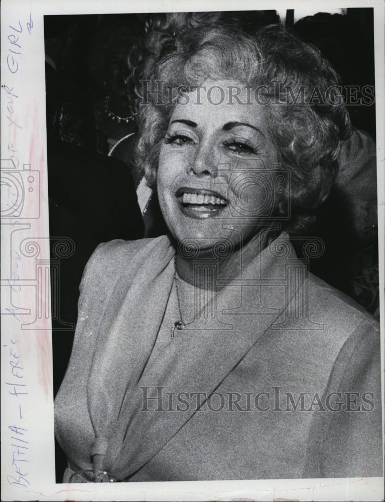 1975 Press Photo Mrs. Clayton P. Weil - RSM06953 - Historic Images