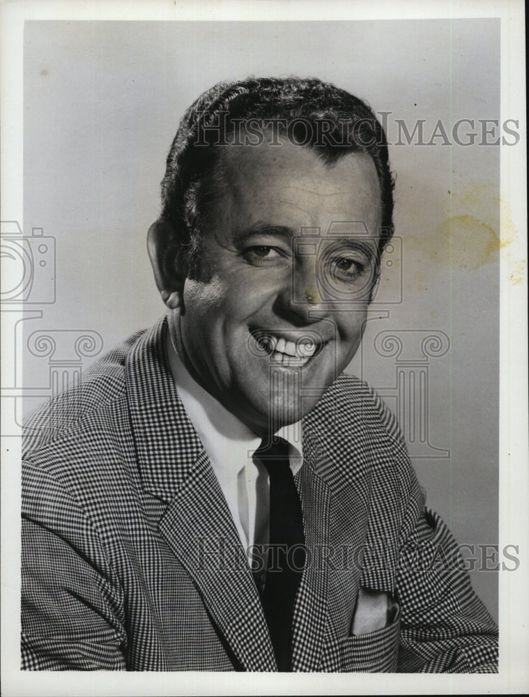 Press Photo  Lloyd Thaxton hosts "Everybody's Talking" on ABC-TV - Historic Images