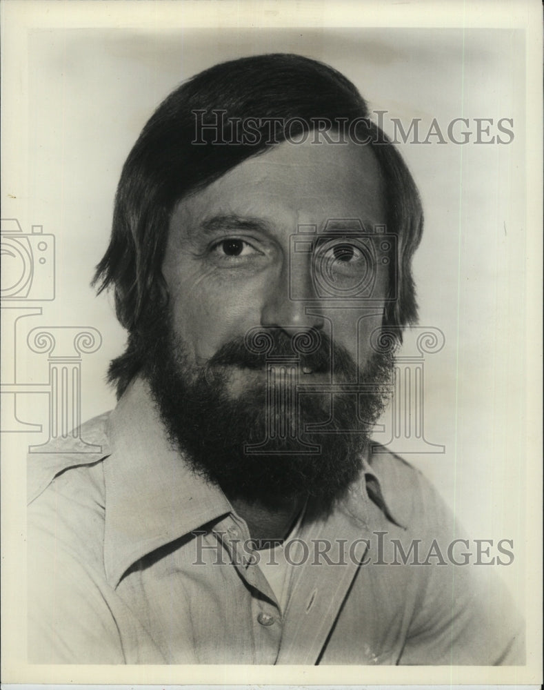 1983 British actor John Thaw in "Drake's Venture" - Historic Images