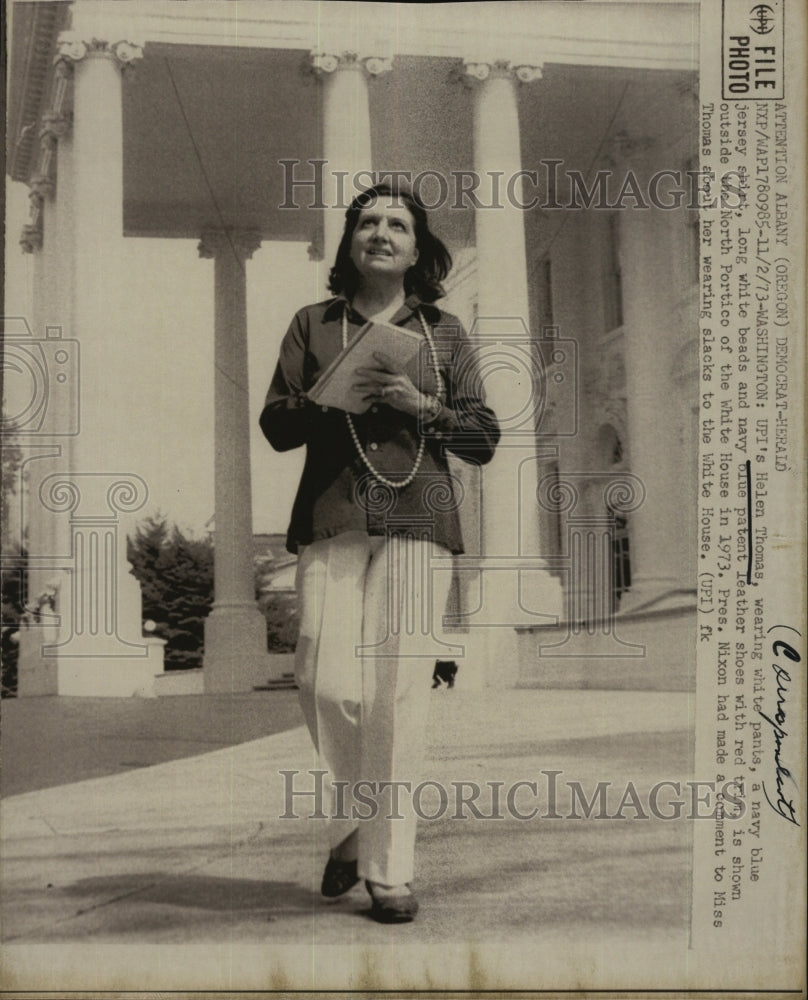 1973 Press Photo UPIS Helen Thomas at North Portico of White House - Historic Images
