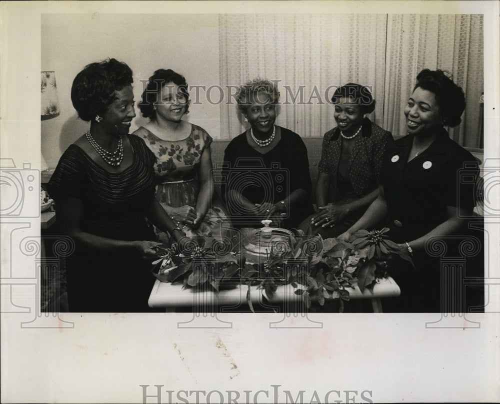 1962 Press Photo Club members L Norwood,M Ferguson,L Jamerson, A Young,Williams - Historic Images