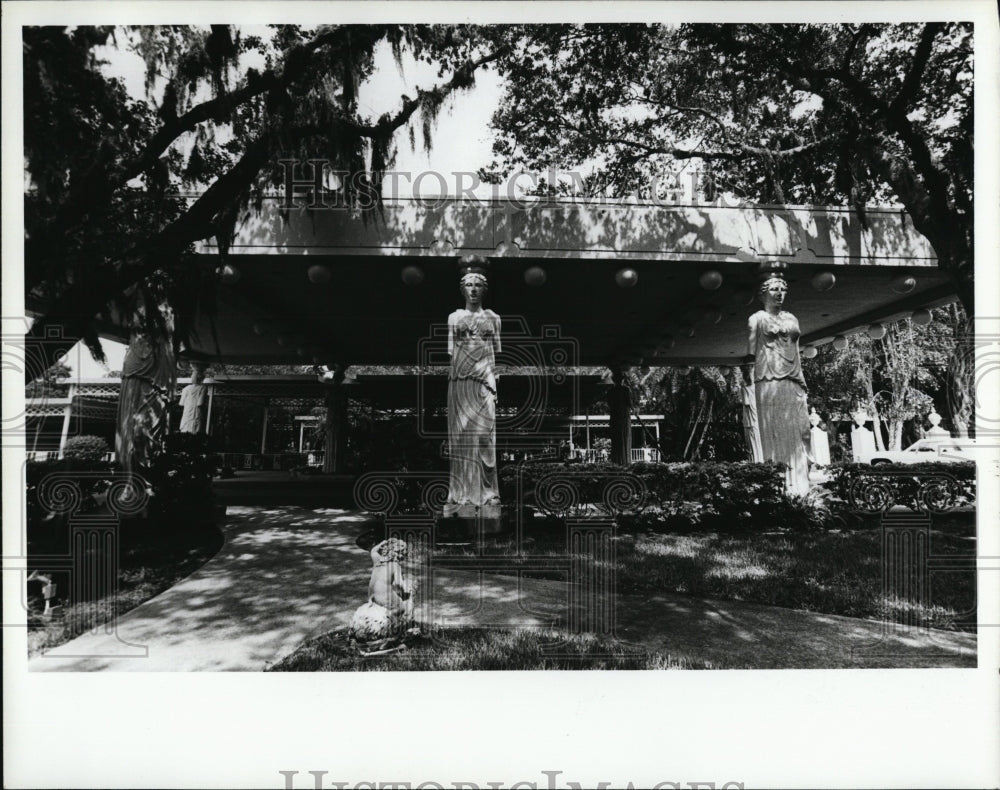 1988 Press Photo Kapok Tree Restaurant in Maderia Beach - RSM07523 - Historic Images