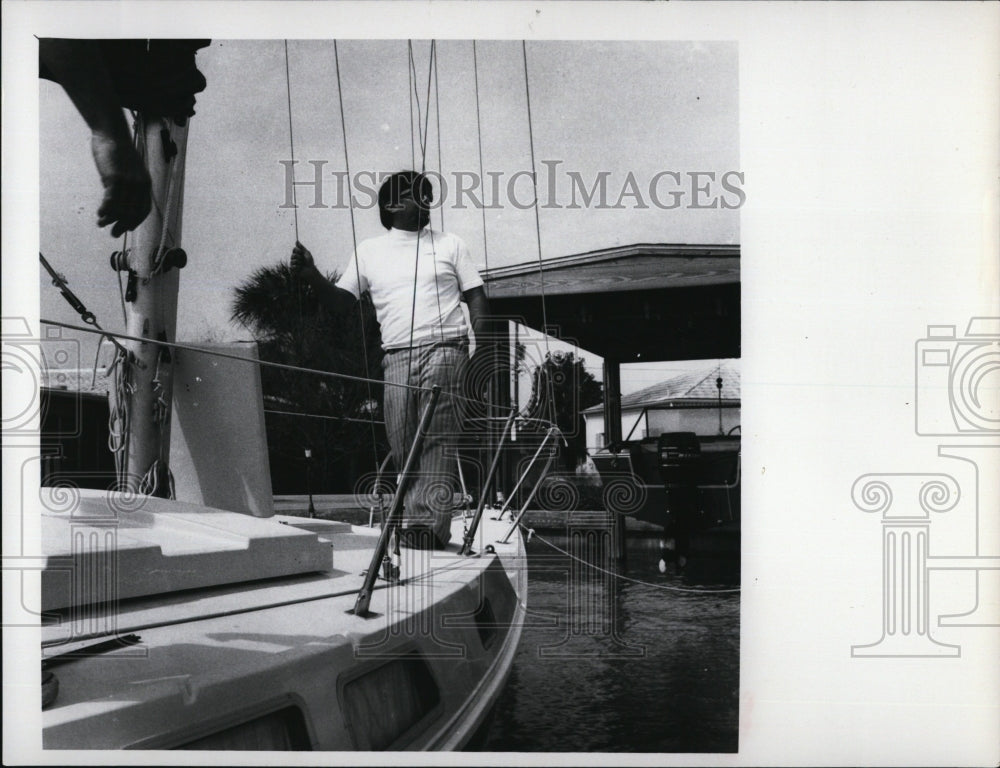 1972 Press Photo Dr. Ritchie LaGrua on his boat - RSM07557 - Historic Images