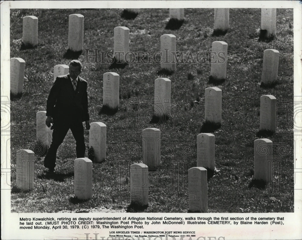 1979 Press Photo Metro Kowalchik at Arlington National Cemetery - Historic Images