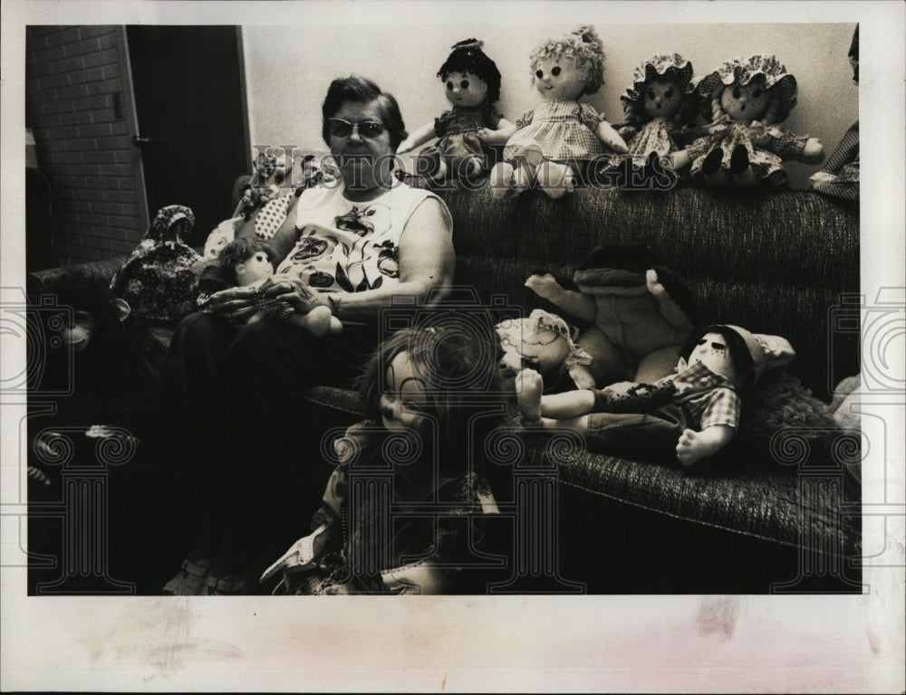 1978 Press Photo Marian Chambers with her doll Collection - Historic Images