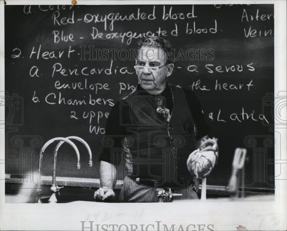 1980 Press Photo Dr. Joseph Jenks Chamberlain III in Classroom Teacher - Historic Images