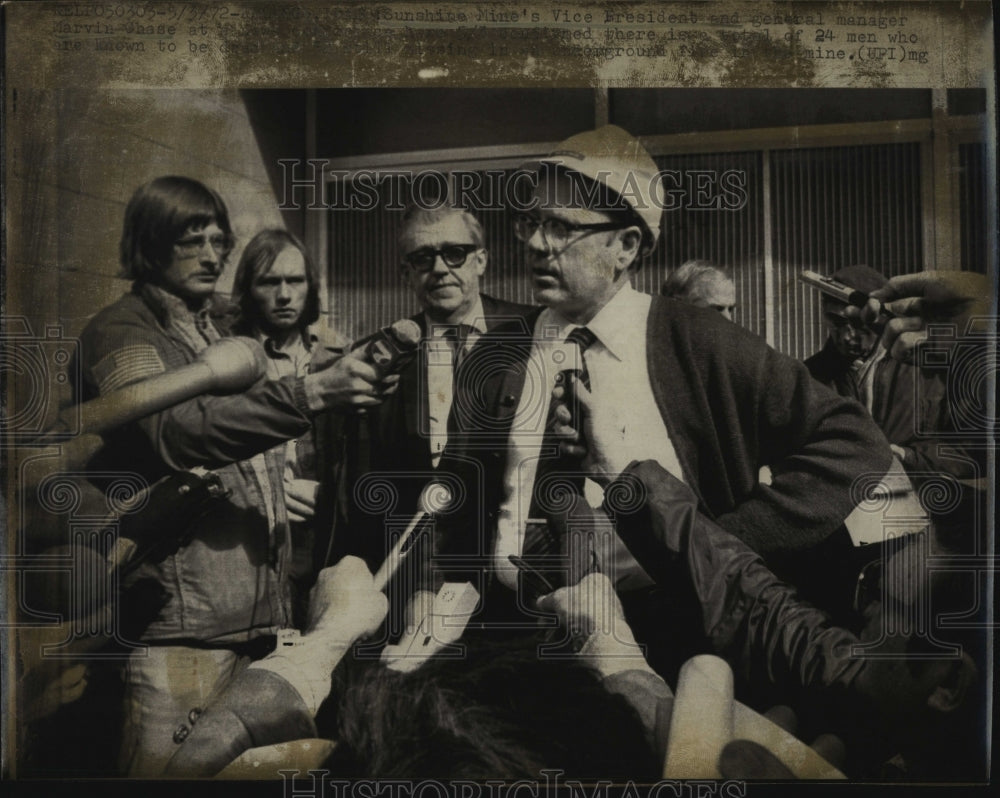 1972 Press Photo Sunshine Mines Vice President & GM Marin Chase 24 Trapped - Historic Images