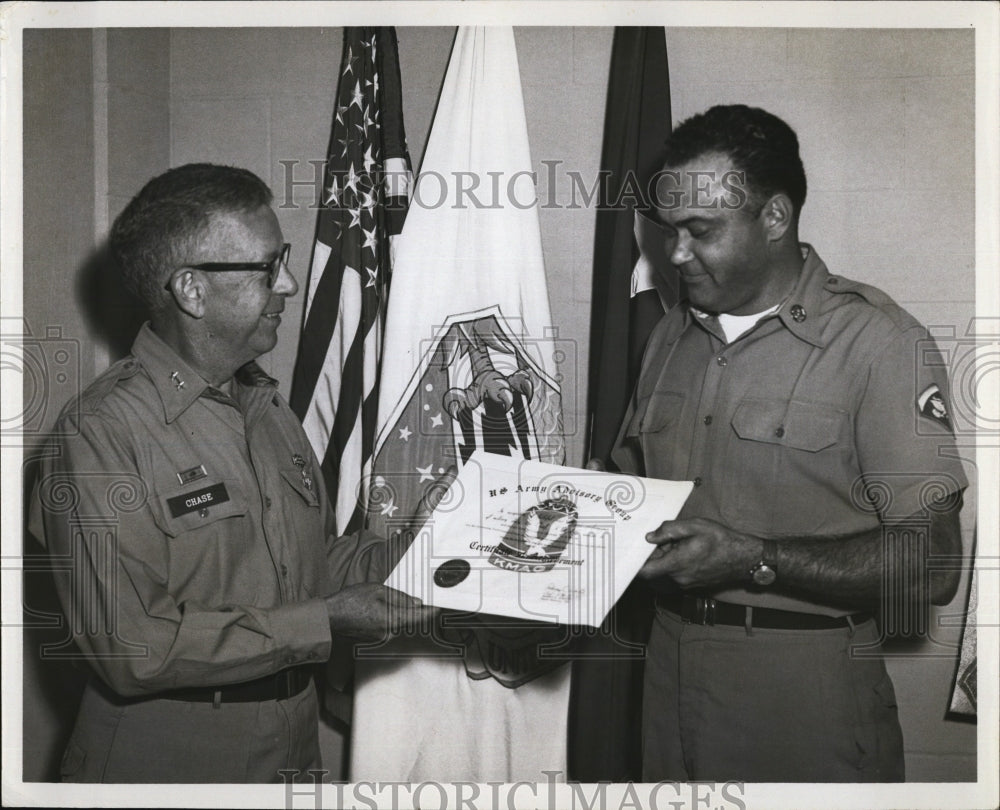 Press Photo General Charles Chase (Commander) Receiving Award - Historic Images