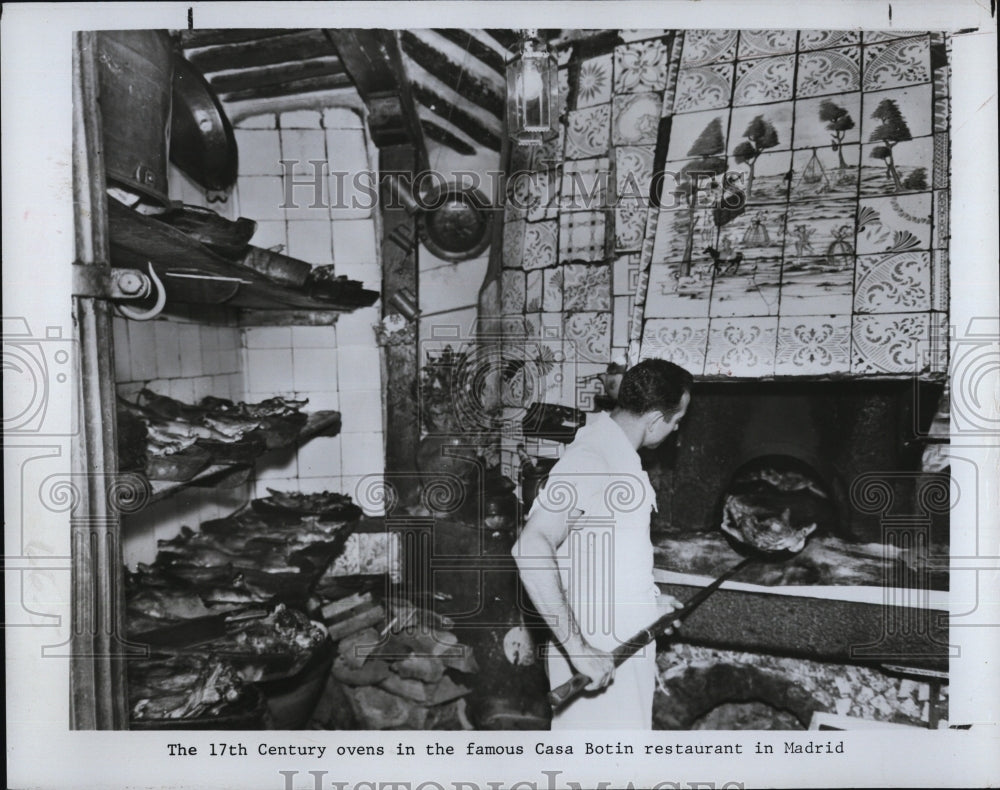 1984 Press Photo 17th Century oven in the famous Casa Botin Restaurant - Historic Images