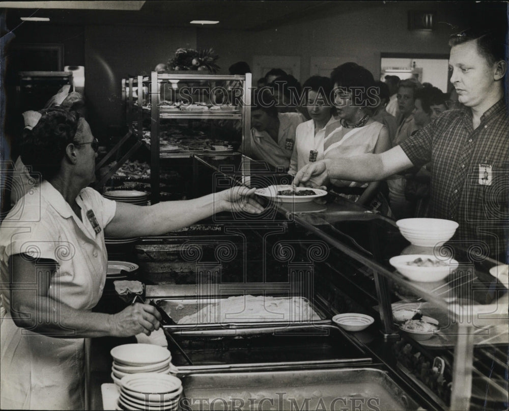 Press Photo Martin&#39;s cafeteria in Florida - RSM08175 - Historic Images