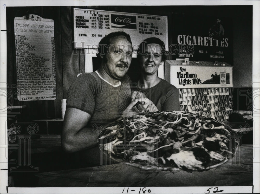 1978 Press Photo Robert and Fay Haas, owners of Rosie&#39;s Pizza - RSM08193 - Historic Images