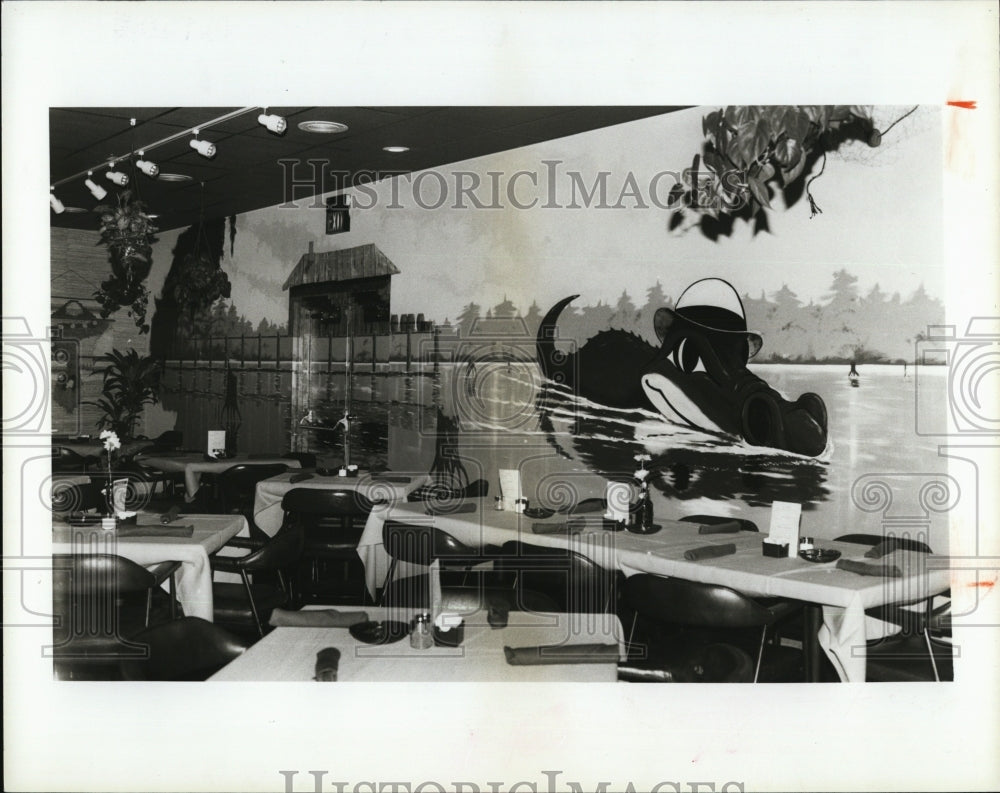 1994 Press Photo Swampwater Als restaurant in St Petersburg , Fla. art on walls - Historic Images