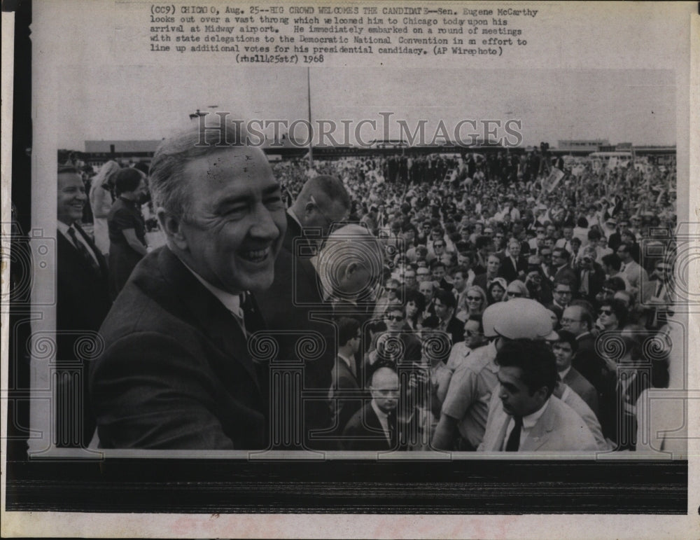 1968 Press Photo Sen. Eugene McCarthy in Chicago - RSM08297 - Historic Images