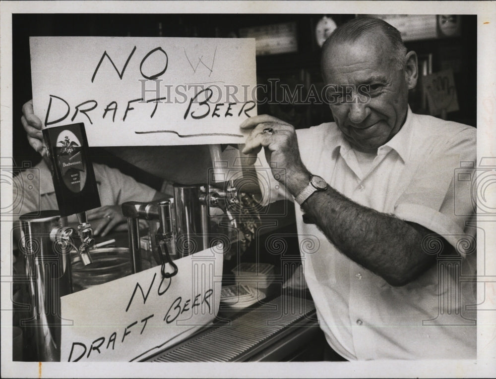 1969 Press Photo Phil McHale of Chug-A-Lug Tavern - RSM08371 - Historic Images