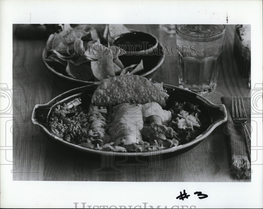 1982 Press Photo Guacamole and Tacos from Casa Gallard Restaurant. - Historic Images