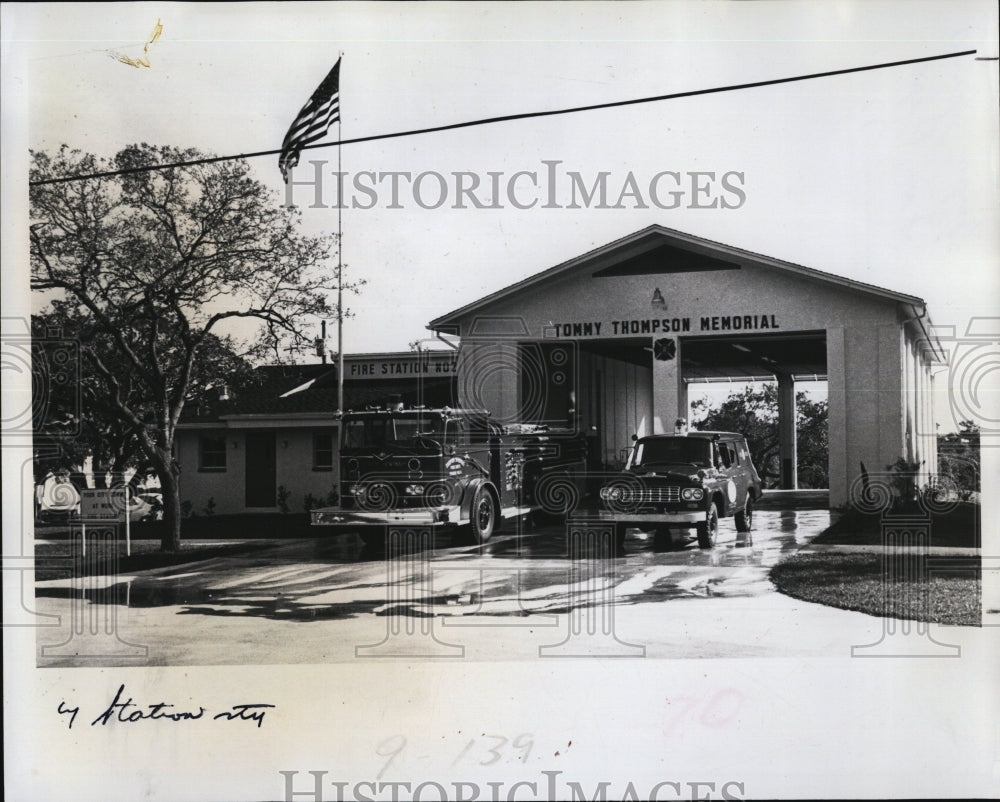 1971 Press Photo Tarpon Springs dedicates Tommy Thompson Memorial Fire Station - Historic Images