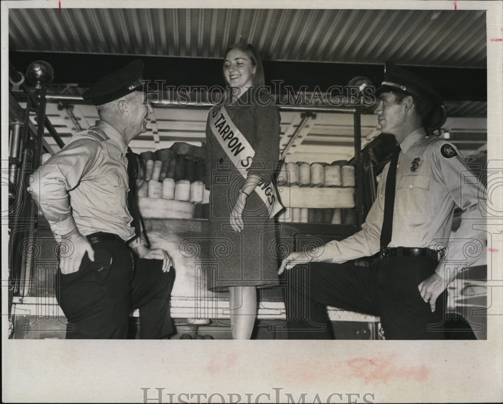 1966 Press Photo S.Beechwood, Miss Tarpon Springs,Fireman K. Black &amp; D. Williams - Historic Images