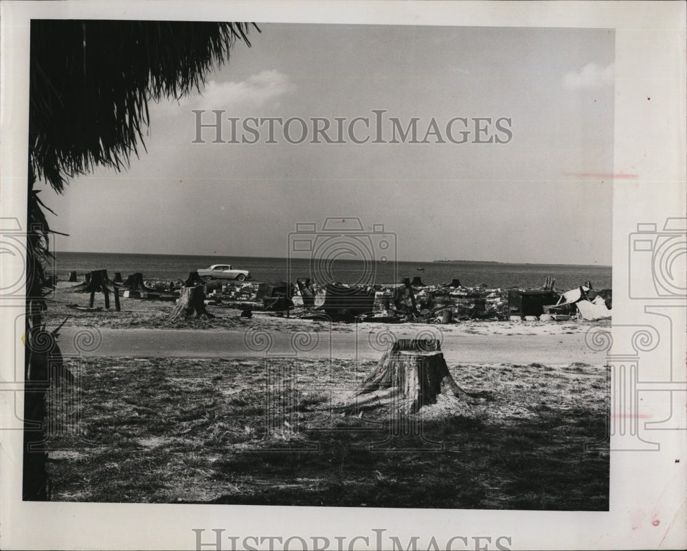 1963 Press Photo Tarpon voters to decide on Pleasure Pier&#39;s fate - RSM08679 - Historic Images