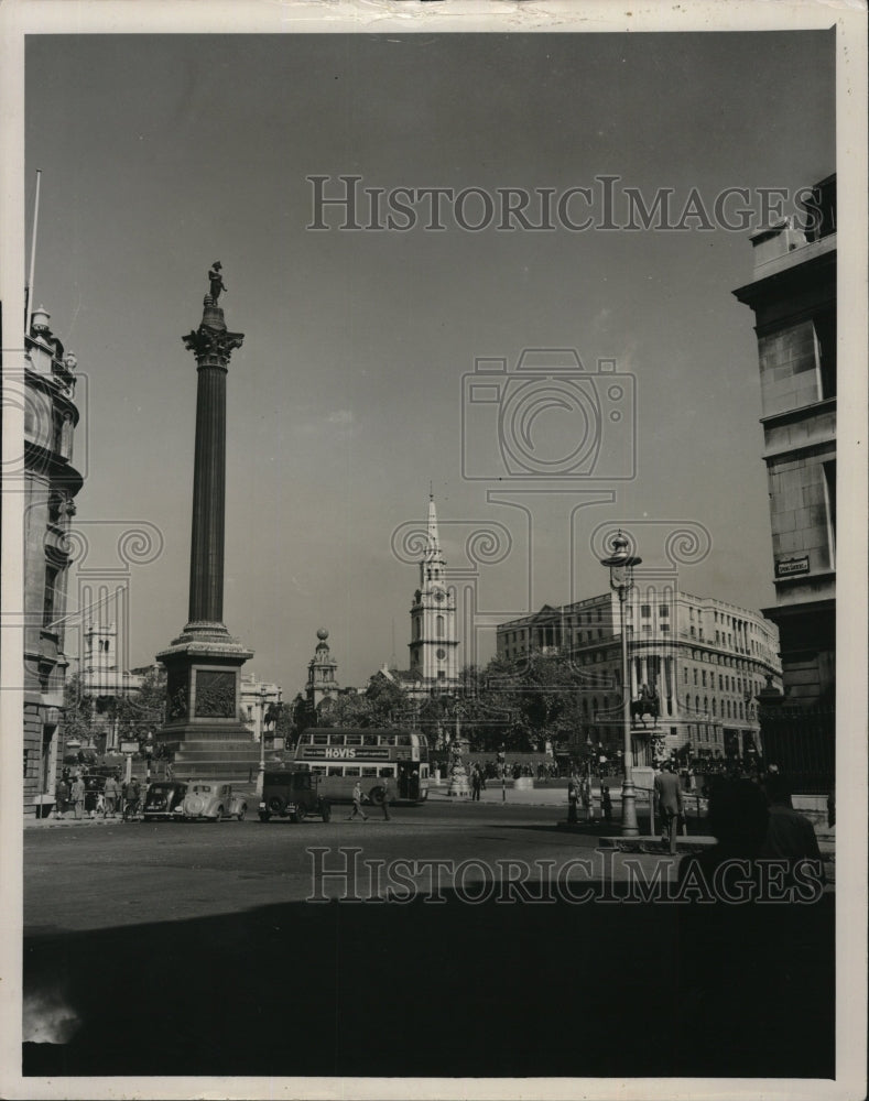 Press Photo Trafalgar Square in London, England - RSM09065 - Historic Images