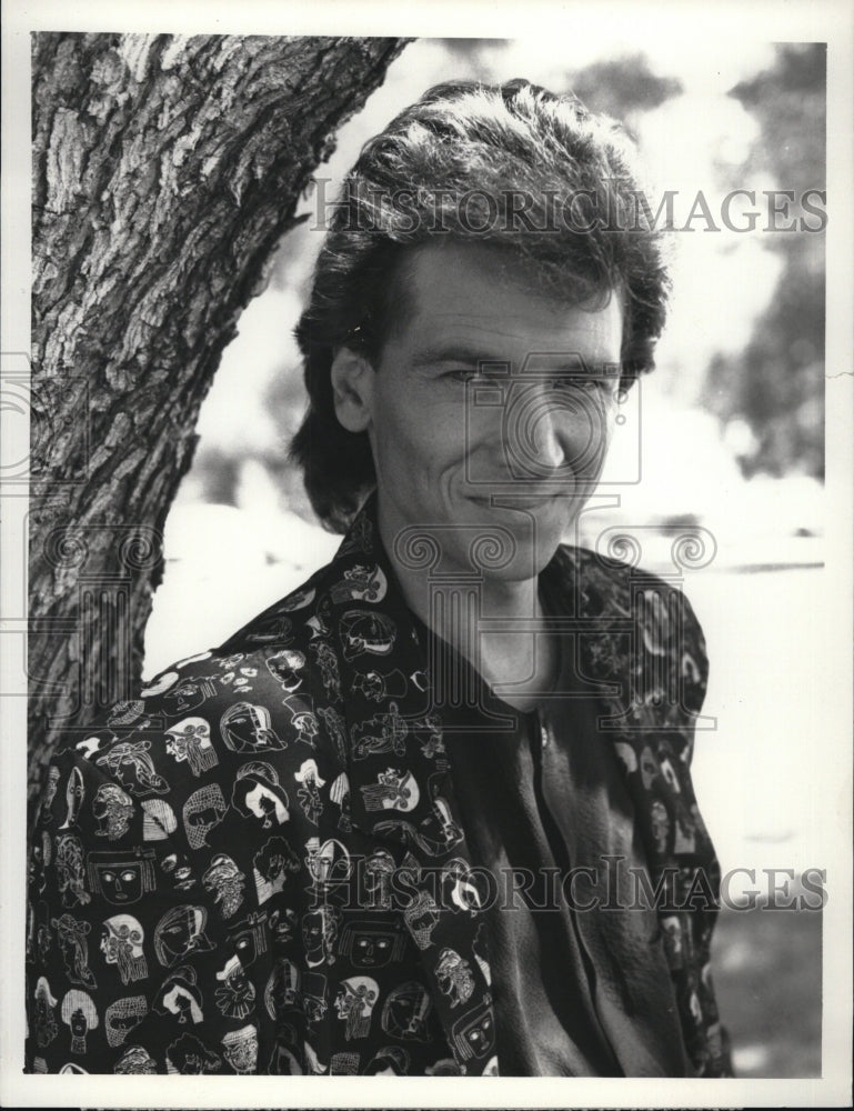 1989 Press Photo Actor Mark Lindsay Chapman in "Falcon Crest" - RSM09233 - Historic Images