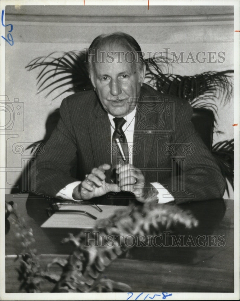 1984 Press Photo William Chapman, mayor of Coral Gables, Florida - RSM09241 - Historic Images