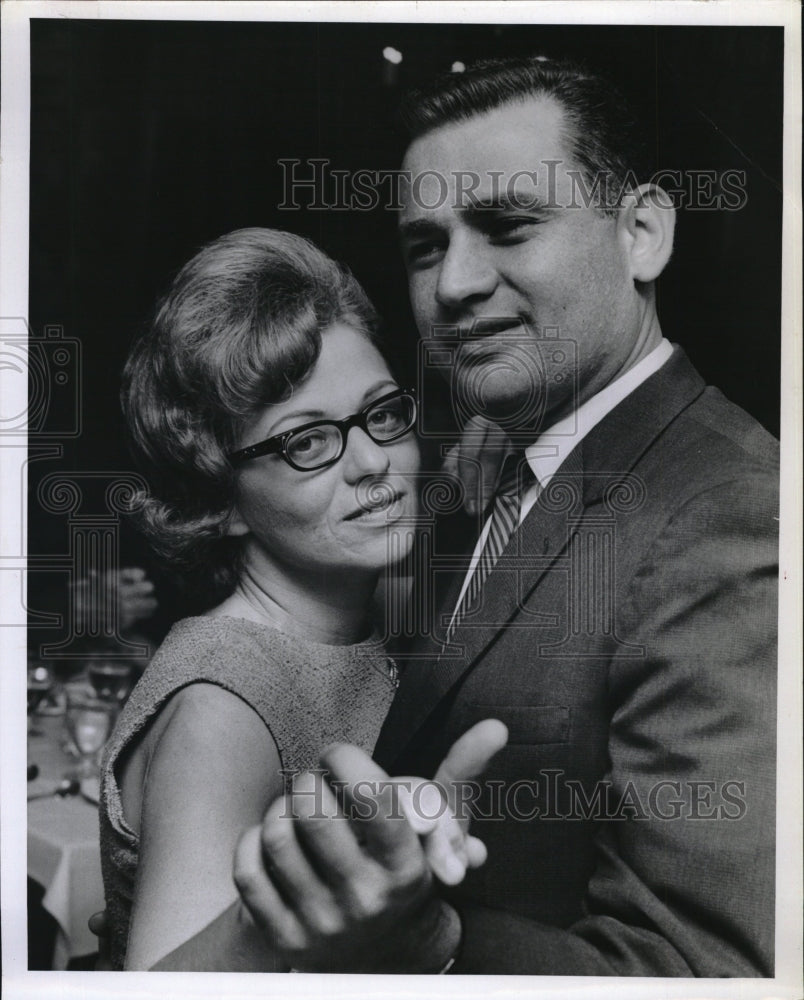 1965 Press Photo Mr &amp; Mrs Jerry Kaufman at Islands Club - RSM09383 - Historic Images