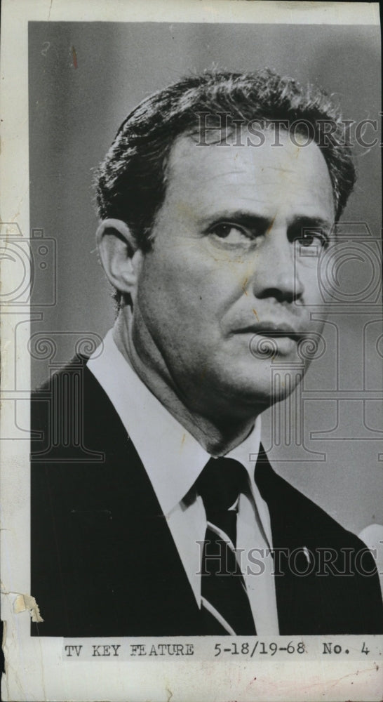 1968 Press Photo Comedian & entertainer Dan Rowan - Historic Images