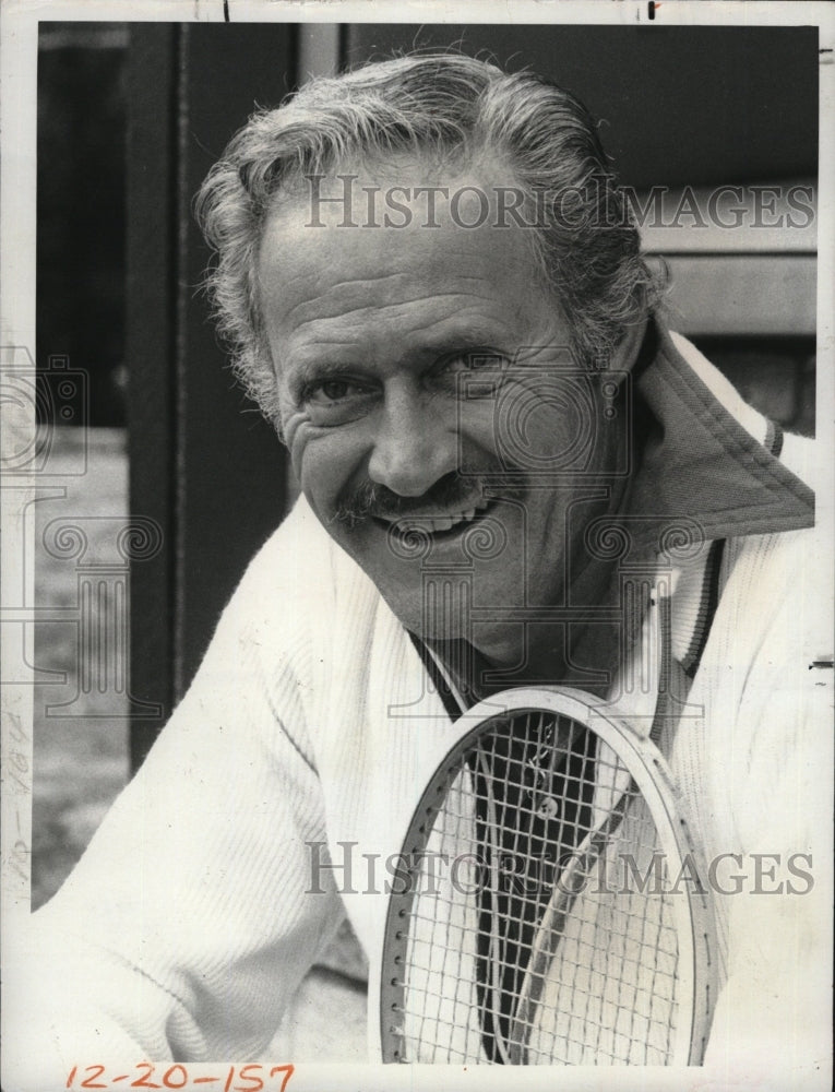 1975 Press Photo Comedian &amp; entertainer Dan Rowan at tennis - RSM09591 - Historic Images