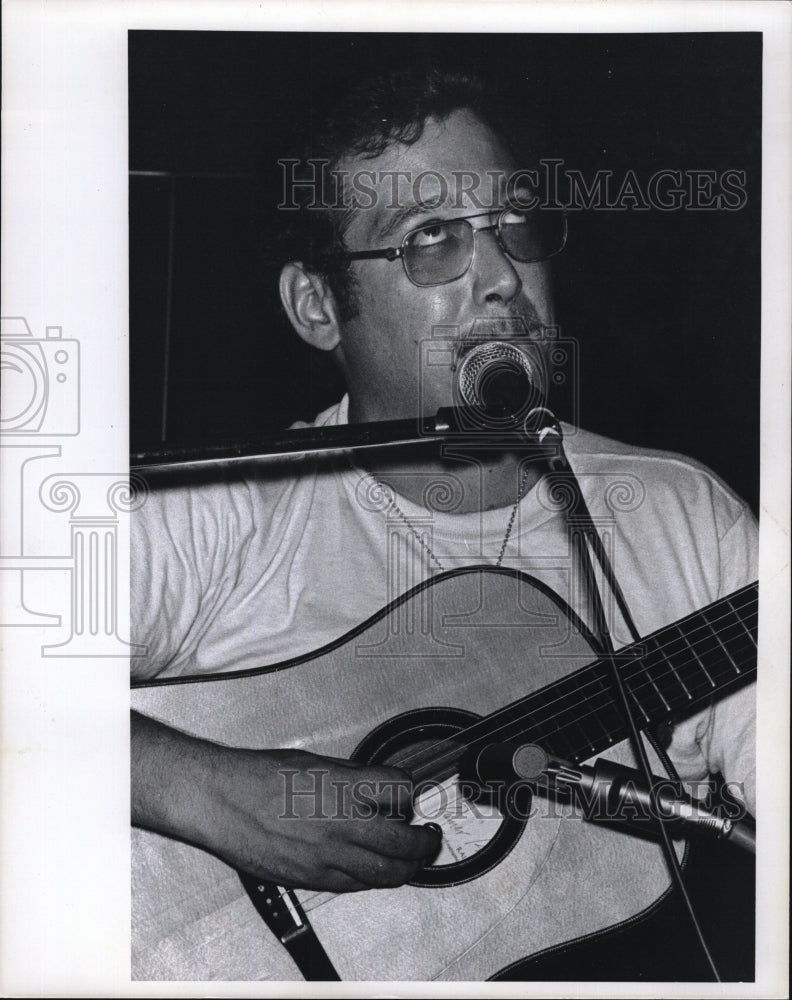 1976 Press Photo folk singer Jonathan Round - RSM09663 - Historic Images